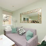 Large Flat - Very Central - Business Stays